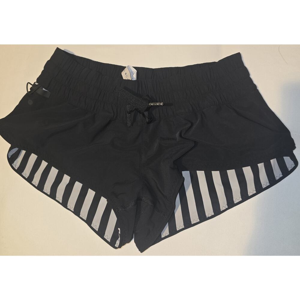 Lululemon Reversible Water Surf shorts Black Size 4